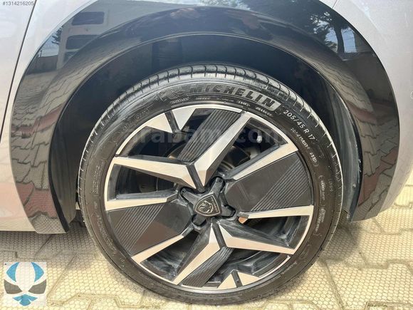 ANKA'DAN SADECE 19.400 KM HATASIZ GARANTİLİ e-208 GT CAM TAVAN