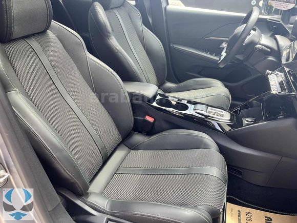 ANKA'DAN SADECE 19.400 KM HATASIZ GARANTİLİ e-208 GT CAM TAVAN