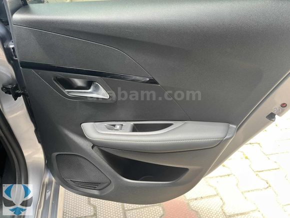 ANKA'DAN SADECE 19.400 KM HATASIZ GARANTİLİ e-208 GT CAM TAVAN