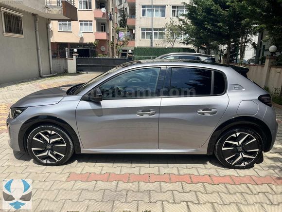ANKA'DAN SADECE 19.400 KM HATASIZ GARANTİLİ e-208 GT CAM TAVAN