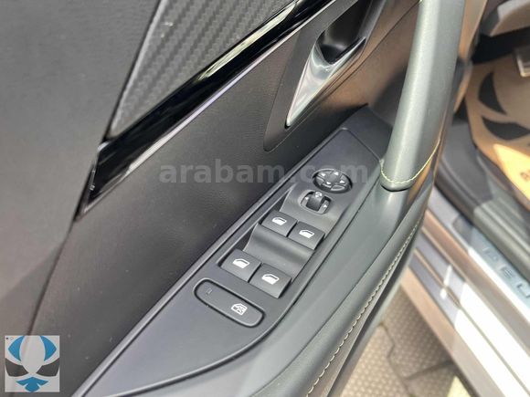ANKA'DAN SADECE 19.400 KM HATASIZ GARANTİLİ e-208 GT CAM TAVAN