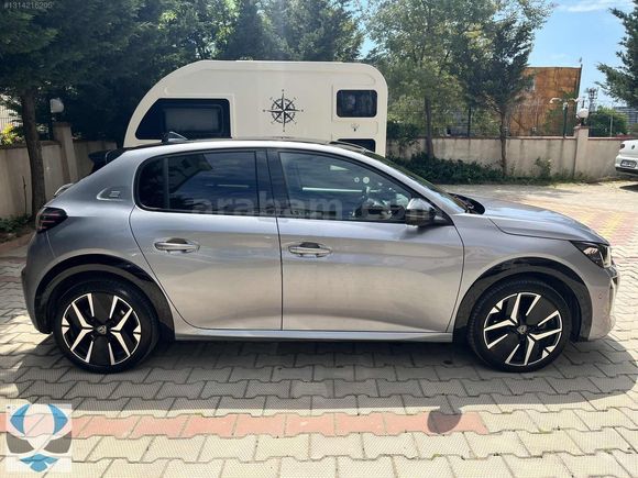ANKA'DAN SADECE 19.400 KM HATASIZ GARANTİLİ e-208 GT CAM TAVAN
