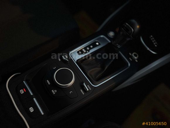 EM&TA'DAN EMSALSİZ DÜŞÜK KM CAM TAVAN AUDİ Q2