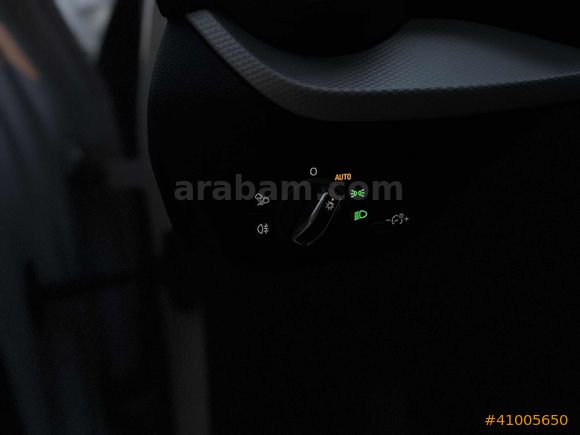 EM&TA'DAN EMSALSİZ DÜŞÜK KM CAM TAVAN AUDİ Q2