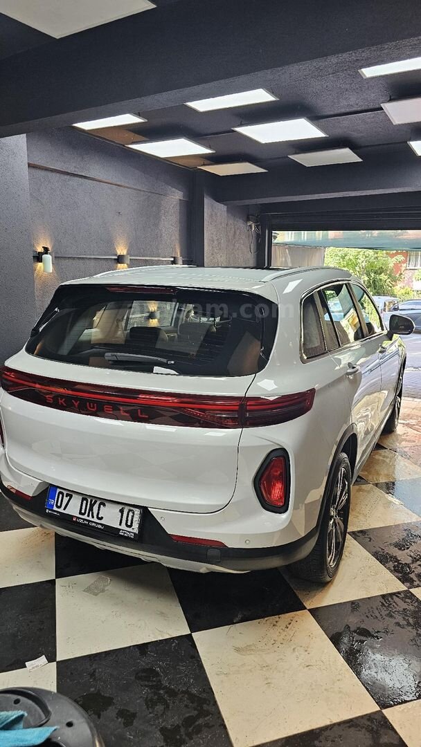 Sahibinden Skywell ET5 Legend 2023 Model İstanbul 27.800 km Beyaz 6