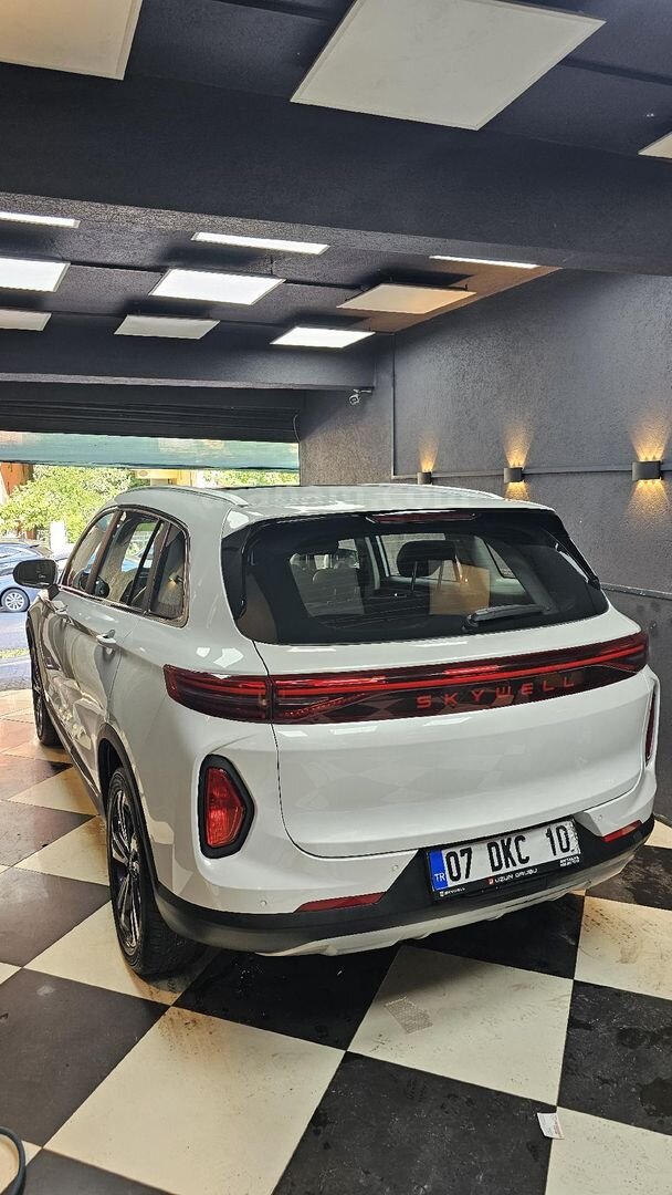 Sahibinden Skywell ET5 Legend 2023 Model İstanbul 27.800 km Beyaz 5