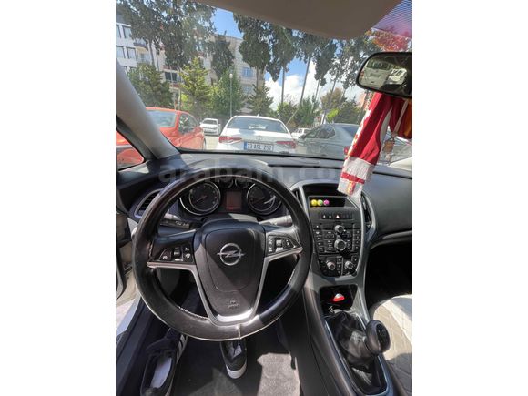 Sahibinden Opel Astra 1.6 Edition 2012 Model Mersin 215.000 km Beyaz