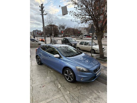 Sahibinden Volvo V40 1.5 T3 R-Design 2015 Model  151.000 km Mavi (metalik)