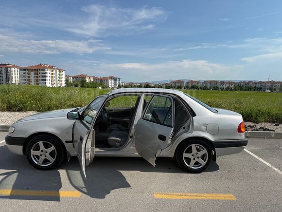 Temiz kullanılmış aile aracı