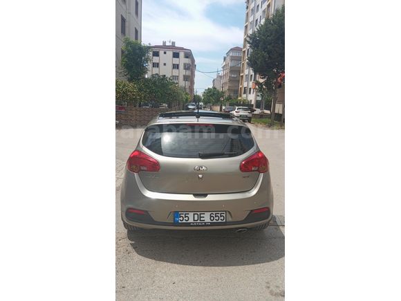 Sahibinden Kia Ceed 1.6 CRDi Premium 2013 Model