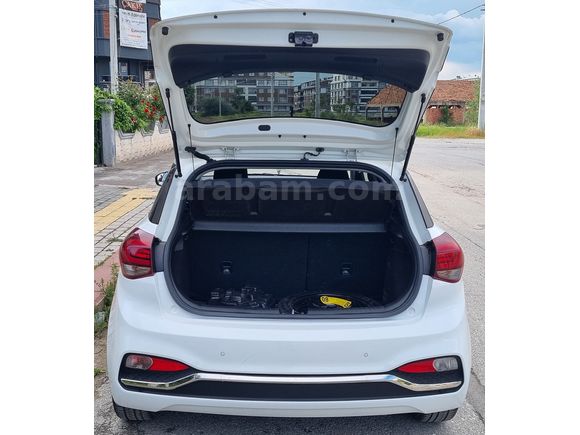 Sahibinden Hyundai i20 1.4 MPI Style 2018 Model 