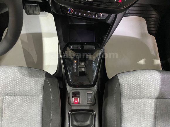otomobil Opel Corsa 1.2 T Edition AT8