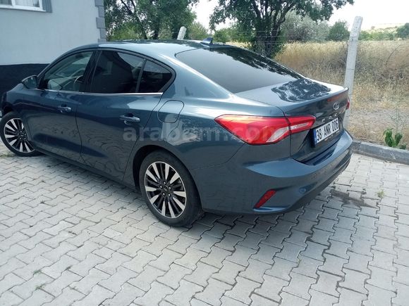 Ögretmenden Ford Focus 1.0 EcoBoost Titanium Stil 2023 Model
