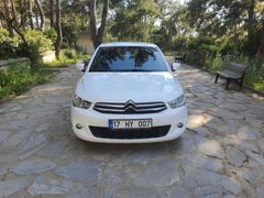 ORJINAL HATASIZ BOYASIZ DEĞİŞENSİZ 1.6 DIZEL  SERVIS BAKİMLİ. ÇOK TEMIZ