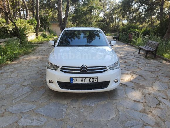 ORJINAL HATASIZ BOYASIZ DEĞİŞENSİZ 1.6 DIZEL  SERVIS BAKİMLİ. ÇOK TEMIZ