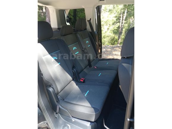 Sahibinden Ford Tourneo Connect 2.0 EcoBlue Active 2023 Model