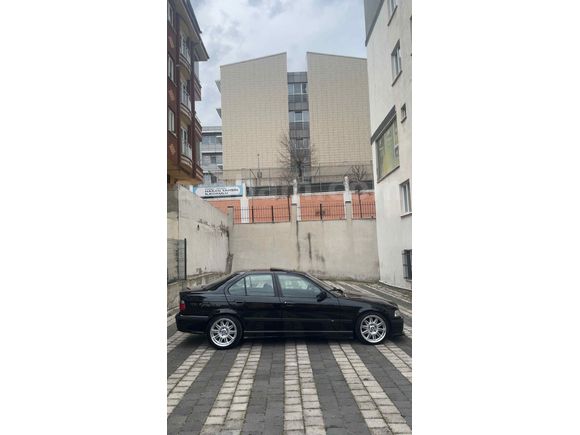 SCHWARZ PEARL E36 M50 B20 KAPALI GARAJ ARACI