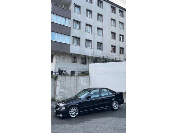 SCHWARZ PEARL E36 M50 B20 KAPALI GARAJ ARACI