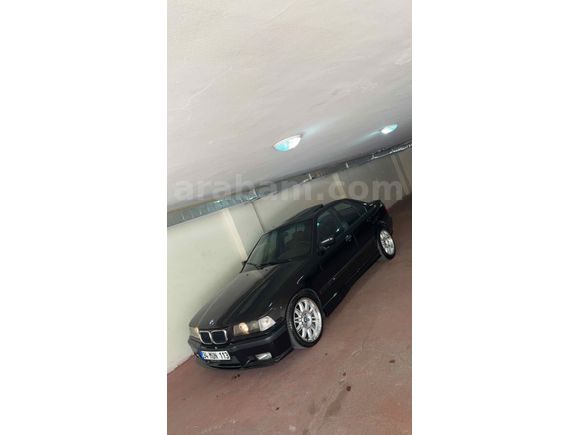 SCHWARZ PEARL E36 M50 B20 KAPALI GARAJ ARACI