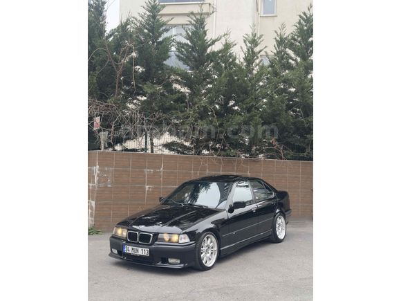 SCHWARZ PEARL E36 M50 B20 KAPALI GARAJ ARACI