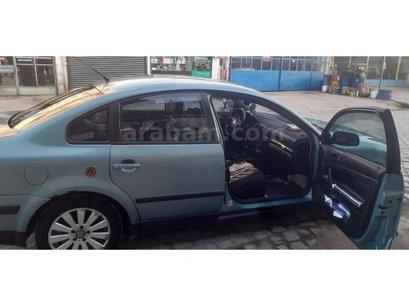 USTASINDAN Volkswagen HASTASINDAN  Passat 1.8 Basic 1998 Model