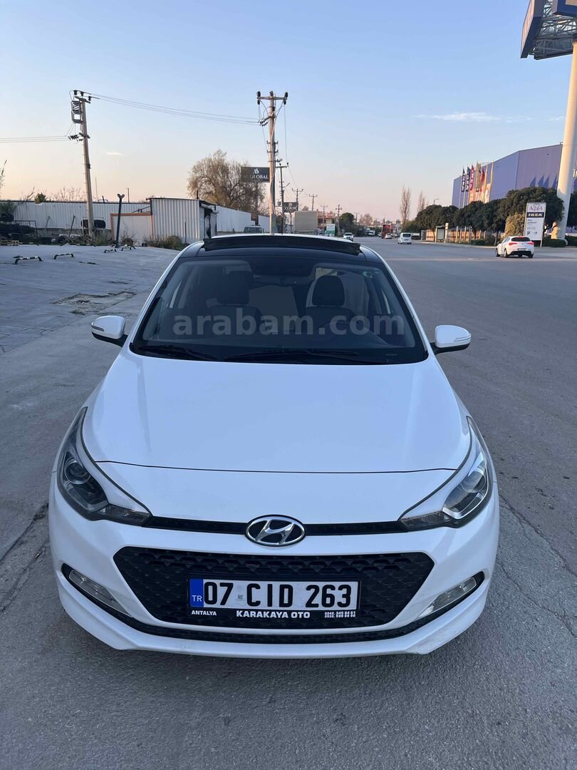 Sahibinden Hyundai i20 1.4 MPI Elite Smart 2017 Model Antalya 68.000 km Beyaz 2