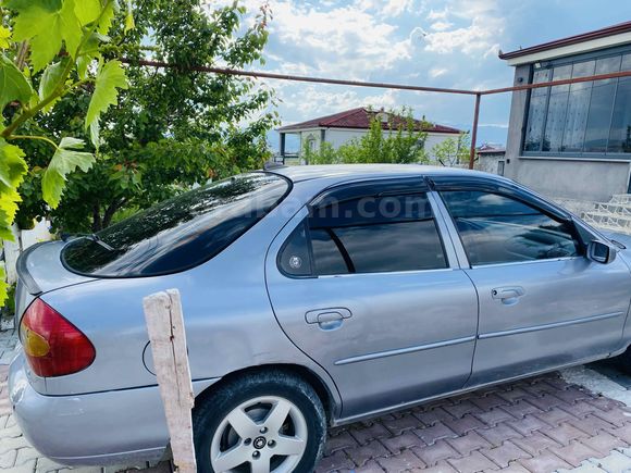 Galeriden Ford Mondeo 2.0 Ghia 1998 Model Niğde