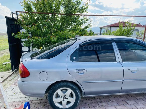 Galeriden Ford Mondeo 2.0 Ghia 1998 Model Niğde