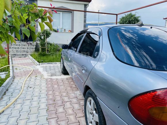Galeriden Ford Mondeo 2.0 Ghia 1998 Model Niğde
