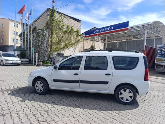 Dacia Logan 2012 model 1.6 otomobil rusatlı 7 kişilik