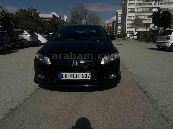 Sahibinden Honda Civic 1.6i VTEC Black Edition 2015 Model 