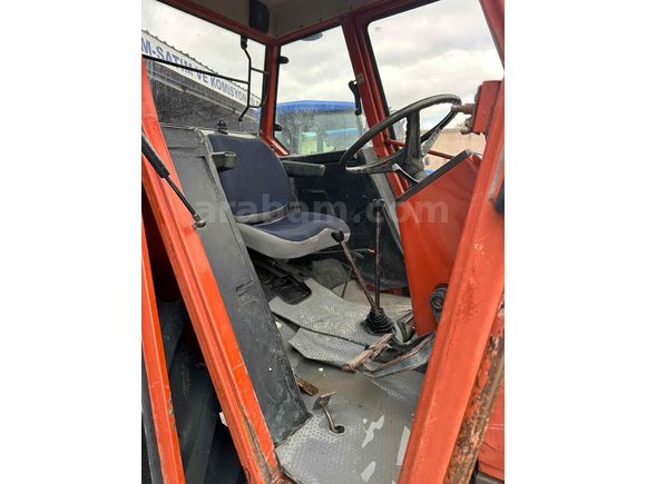 8280 Tümosan 2000 model motor sıfır revizyonlu lastikleri güzel