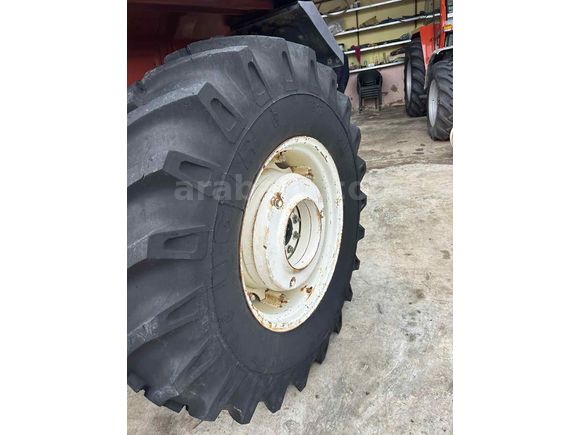 8280 Tümosan 2000 model motor sıfır revizyonlu lastikleri güzel