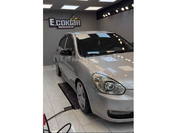 Sahibinden Hyundai Accent Era 1.5 CRDi Mode 2011 Model  310.000 km Gri