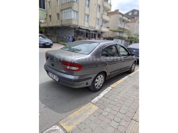 Sahibinden Megane 1.4  2002 Model  145bin km abs kilimali