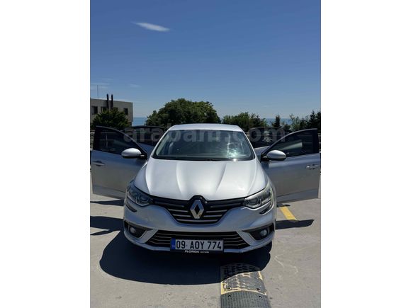 Sahibinden Renault Megane 1.5 Blue DCI Touch 2020 Model 