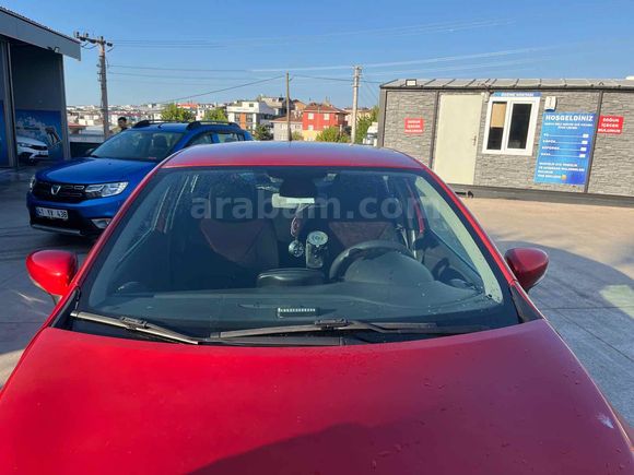 Sahibinden Renault Clio 1.2 Joy 2015 Model Kocaeli 143.000 km Kırmızı