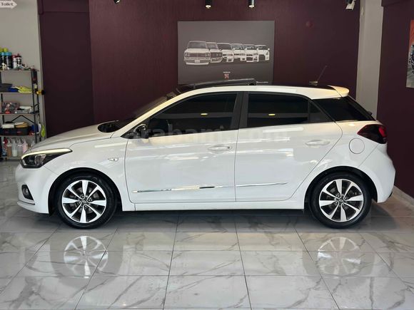 Galeriden Hyundai i20 1.4 CRDi Style 2018 Model Antalya