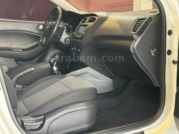 Galeriden Hyundai i20 1.4 CRDi Style 2018 Model Antalya