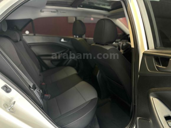 Galeriden Hyundai i20 1.4 CRDi Style 2018 Model Antalya
