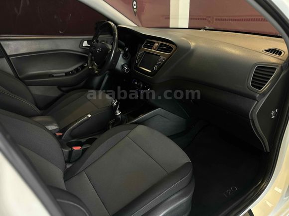 Galeriden Hyundai i20 1.4 CRDi Style 2018 Model Antalya