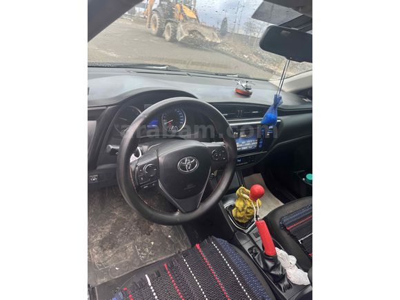 Sahibinden Toyota Corolla 1.6 Active 2018 Model  280.000 km Beyaz