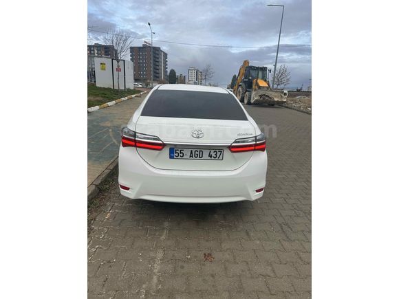 Sahibinden Toyota Corolla 1.6 Active 2018 Model  280.000 km Beyaz