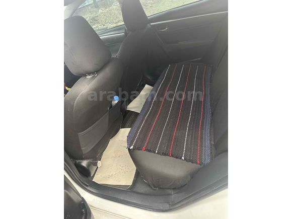 Sahibinden Toyota Corolla 1.6 Active 2018 Model  280.000 km Beyaz