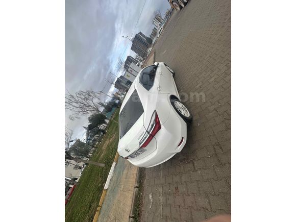 Sahibinden Toyota Corolla 1.6 Active 2018 Model  280.000 km Beyaz