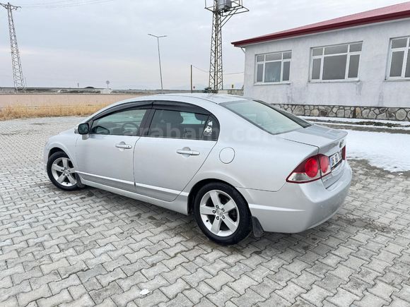 Sahibinden Honda Civic 1.6i VTEC Dream 2007 Model