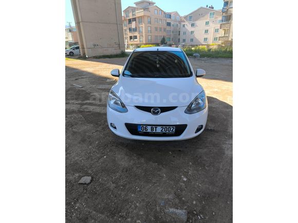 Sahibinden Mazda 2 1.5 Go 2010 Model  138.000 km Beyaz
