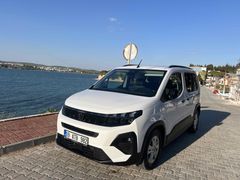 Sahibinden Peugeot Rifter 1.5 BlueHDI Allure 2025 Model 