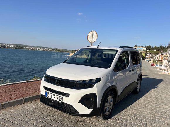 Sahibinden Peugeot Rifter 1.5 BlueHDI Allure 2025 Model 