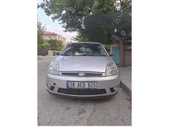 Sahibinden Ford Fiesta 1.6 Ghia 2004 Model